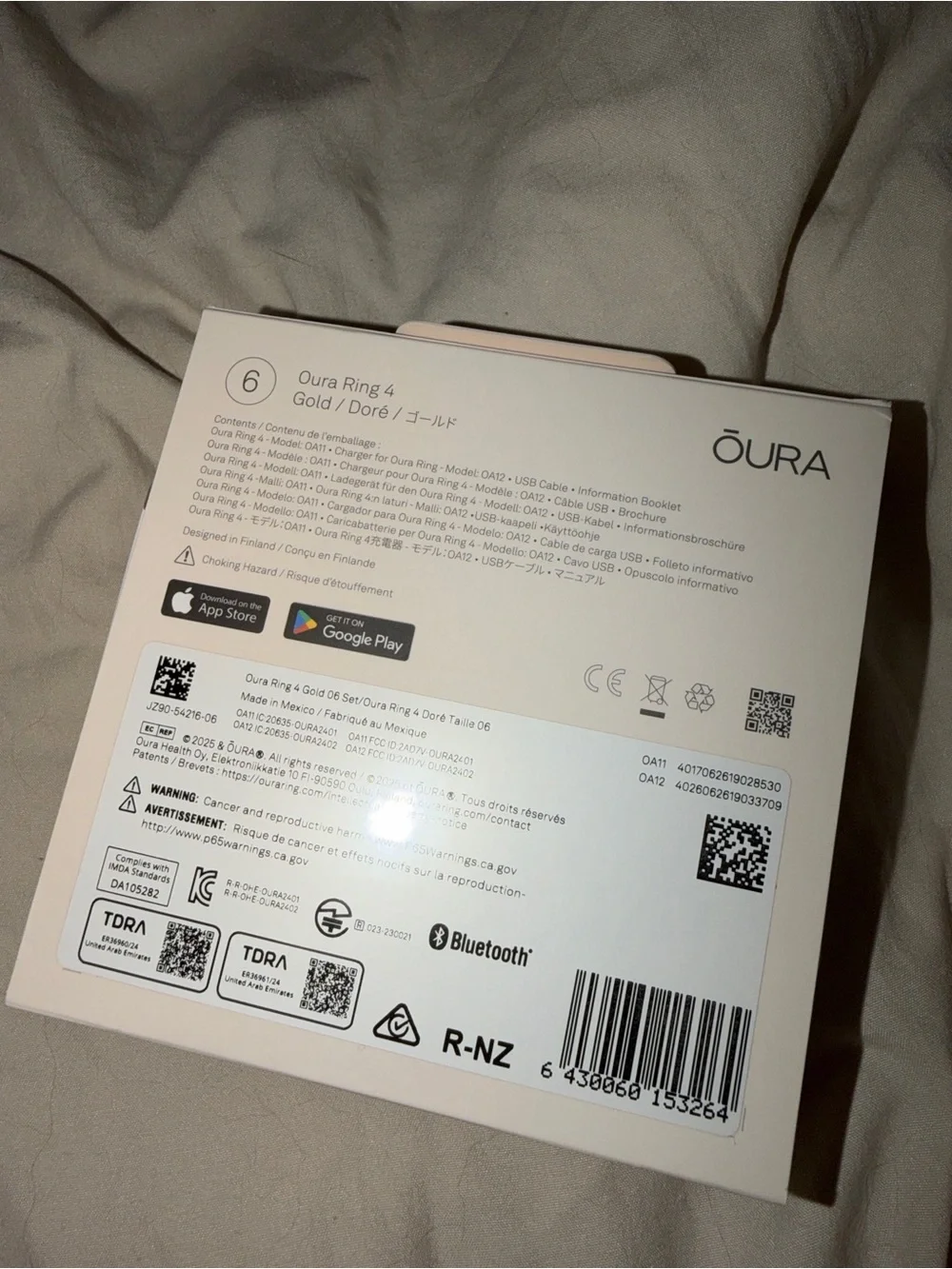 Oura Ring Gen 4 — Gold with White Inner Band